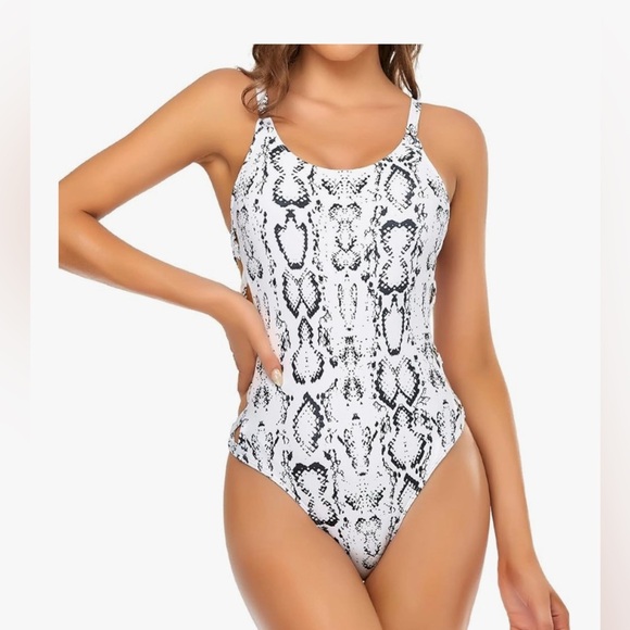 Edelqual One Piece Swimsuit High Cut with side Cutouts White Snakeskin Size XXL - Picture 2 of 16